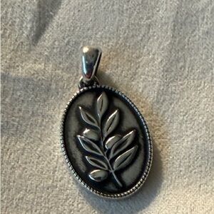 James Avery Retired God’s Peace Pendant